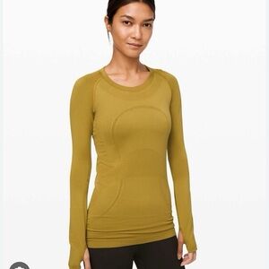 Lululemon Swiftly Tech Long Sleeve LS 2.0 in Grape Leaf Color Size 6
